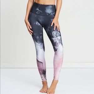 Onzie Seamless Leggings NWOT